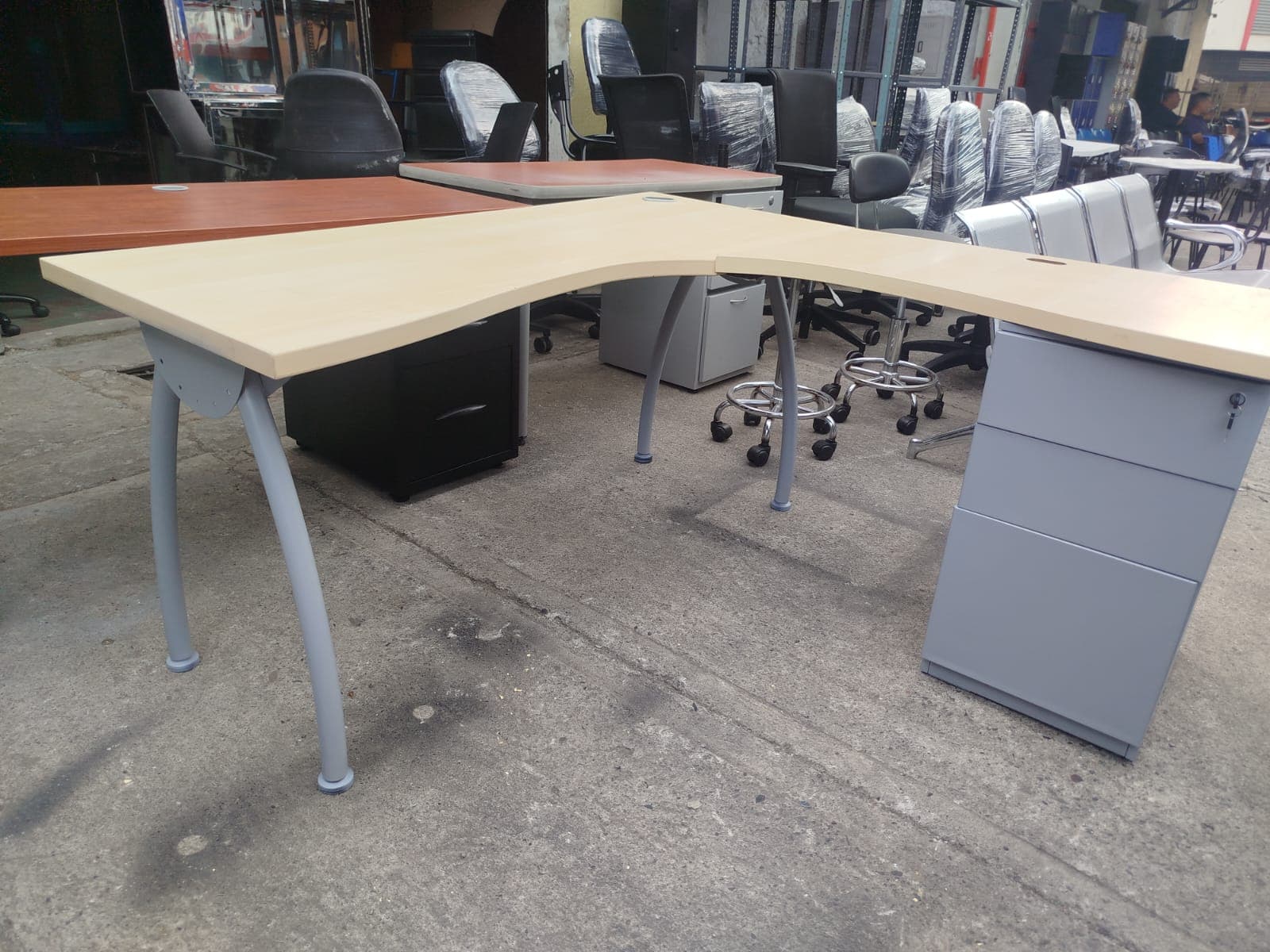 Estación de oficina compacta